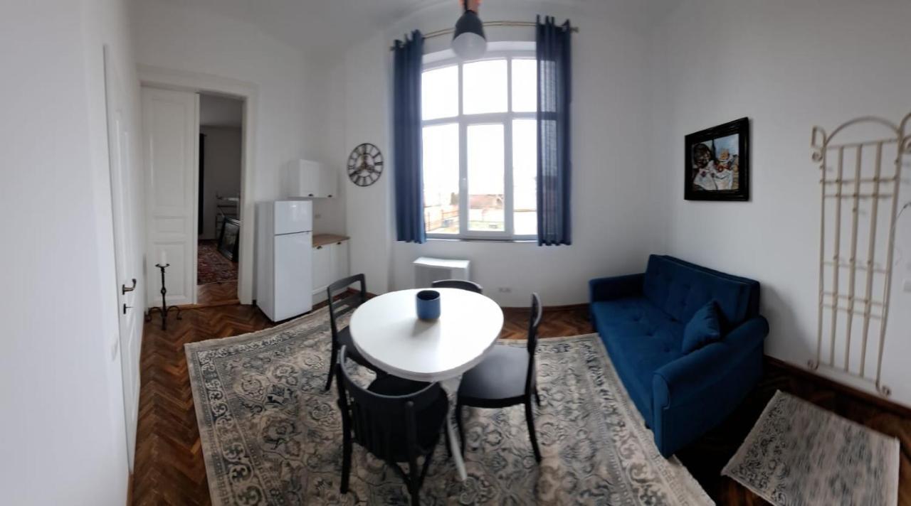 Weisz Apartment-City Center-Free Private Parking,Wifi,Ac Carei Exterior photo